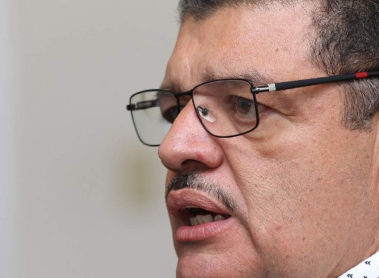 Amante del karaoke, el fútbol y Cantarranas, el pueblo selfie: así fue en vida el alcalde Francisco Gaitán  