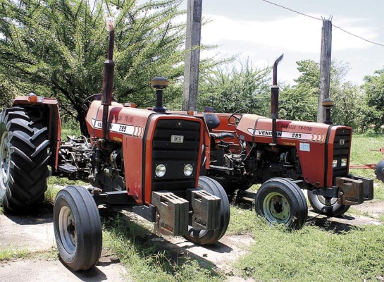 Campesinos e INA deben saber dónde están los tractores