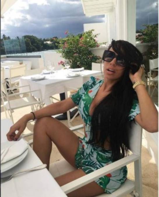 La guapa y sexi esposa del reguetonero Cosculluela