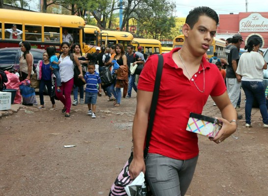 Honduras: Abarrotadas terminales de buses por salida de veraneantes