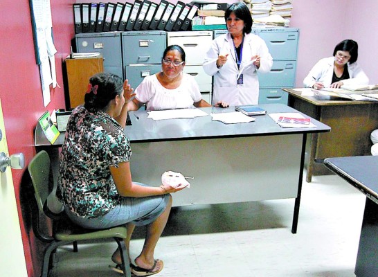 Escasez de reactivos en el HEU desata lágrimas de familiares