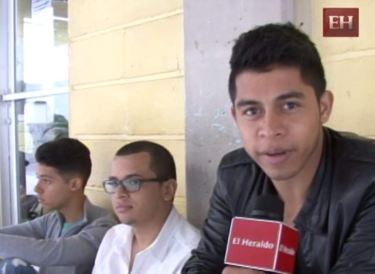 Estudiantes de la UNAH envían saludos a sus compatriotas en el extranjero