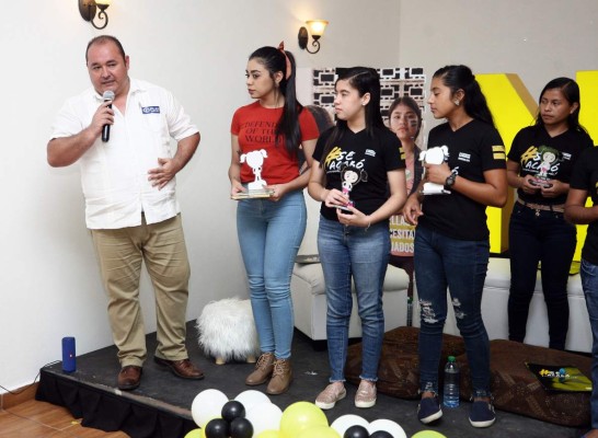 Niñas hacen eco de la lucha por la equidad