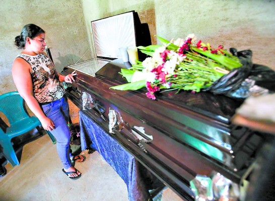 '¿Mi papi está dormido?', pregunta hijo de Cobra asesinado