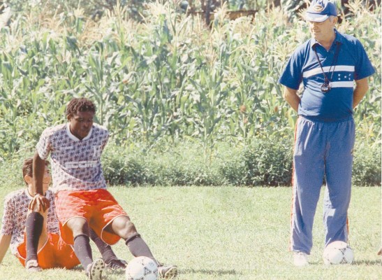Así lucían los entrenadores de la Liga Nacional de Honduras hace varios años