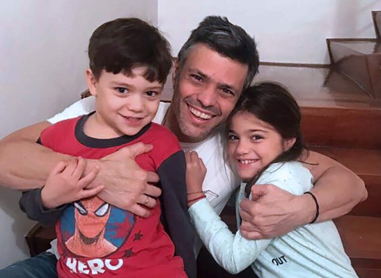 Venezuela cumple 100 días de protestas, con Leopoldo López fuera de prisión