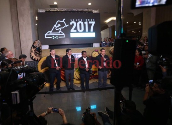 Se acorta brecha entre Salvador Nasralla y Juan Orlando Hernández, según TSE