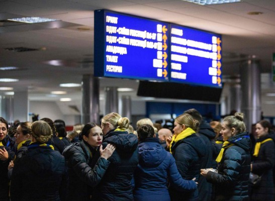FOTOS: Lágrimas al recibir en Ucrania cuerpos de víctimas de accidente aéreo en Irán