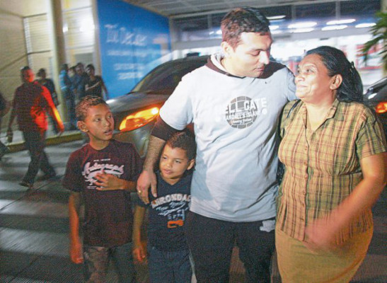 Llega el primero de los 17 náufragos hondureños tras la pesadilla en el crucero Concordia