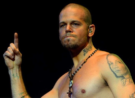VIDEO: Residente de Calle 13 golpeó a fan en México