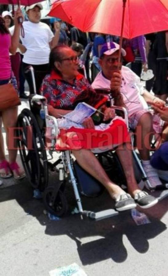Dona Ángela, la señora de 93 años que espera con ansias el show del Central