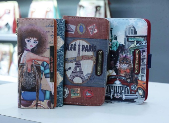 Obras de arte estampadas en carteras