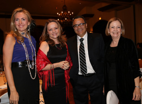 Música, danza y humor en noche de cabaret