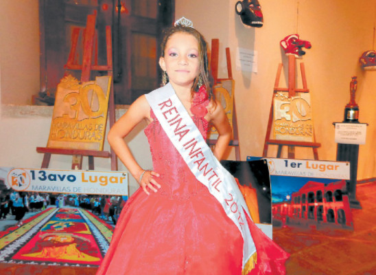 Amanda Godoy es la reina de Comayagua