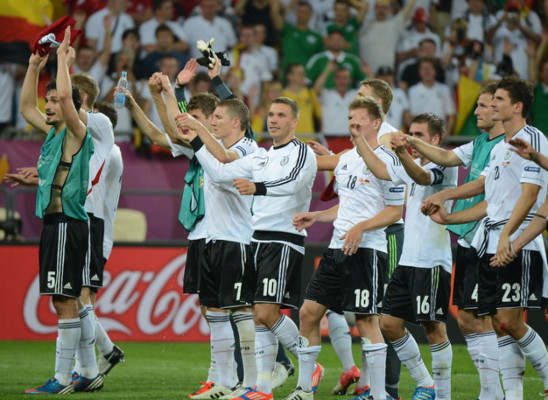 Alemania gana el 'grupo de la muerte' y choca con Grecia en cuartos