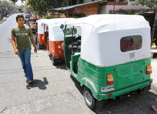 Decenas de mototaxis invaden al menos 50 barrios y colonias de la capital hondureña