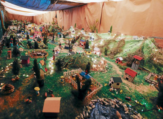 El portal de Belén recobra vida en la capital hondureña