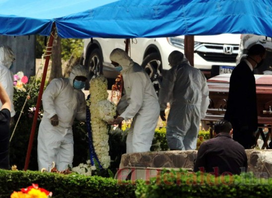 Las 12 imágenes del último adiós al expresidente Rafael Leonardo Callejas