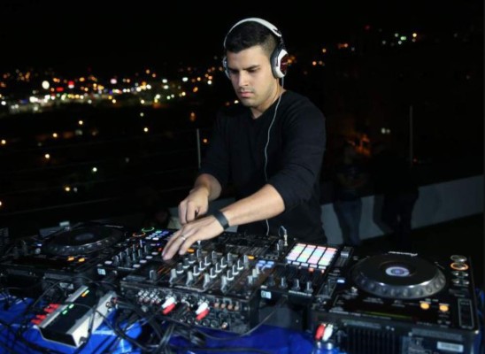 FOTOS: Invitados, iglesia, recepción y todos los detalles sobre la boda de Carlo Costly y Tita Torres