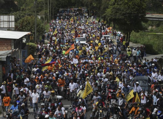 Otro muerto en protestas en Venezuela, octavo en una semana, suman 49 en total