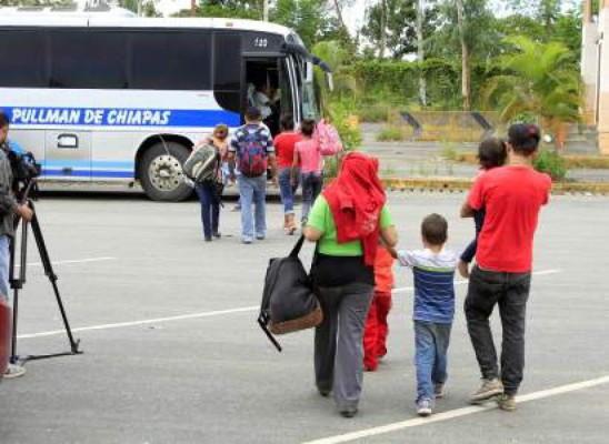 52 hondureños menores de edad fueron deportados desde Chiapas, México.