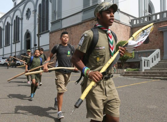 Pequeños entregados al servicio de la Patria y el auxilio de los capitalinos