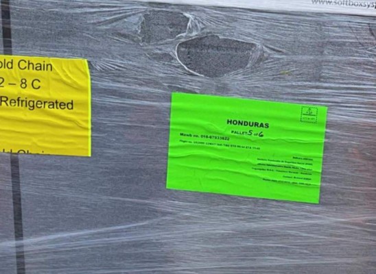 Así fue la llegada de vacunas AstraZeneca para los afiliados al IHSS