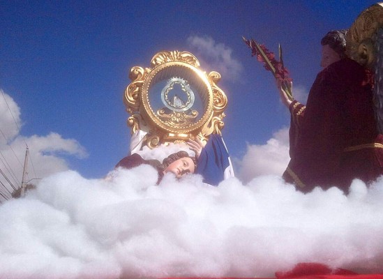 Procesión en honor a la patrona de Honduras