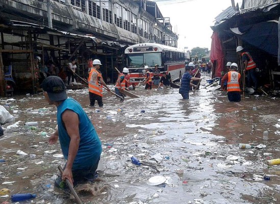 Un muerto y daños en 15 colonias deja tormenta en la capital