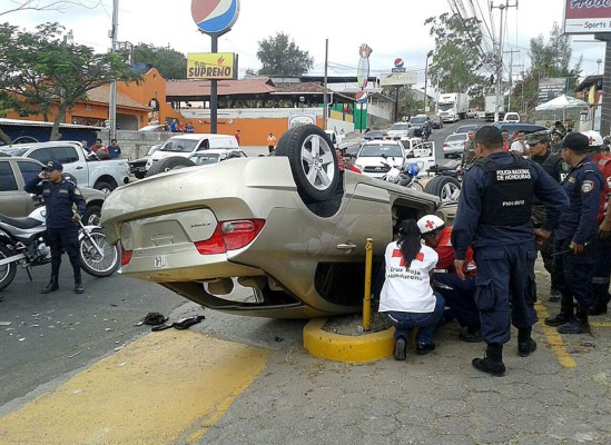 Presuntos ladrones se accidentan tras alzarse con más de L 200 mil