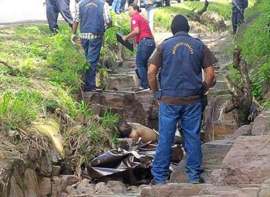 Hallan cadáver de estudiante en El Chile
