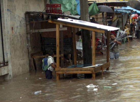 Ahora amenaza la leptospirosis