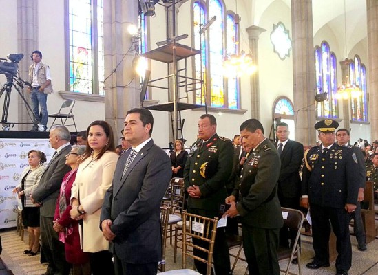 FF AA de Honduras rinden honor a Suyapa