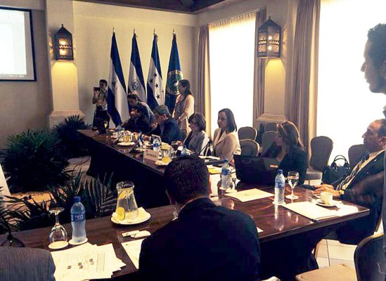 Reunión tripartita para impulsar desarrollo en el Golfo de Fonseca