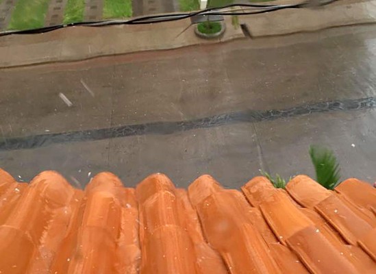 Se inundan mercados y residenciales de la capital de Honduras