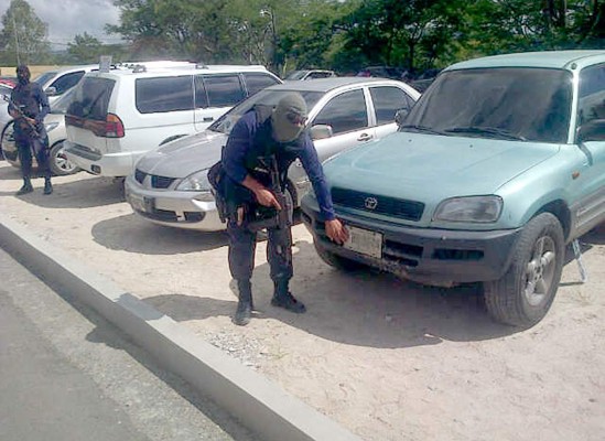 Capturan a tres pandilleros por incendio en pollera