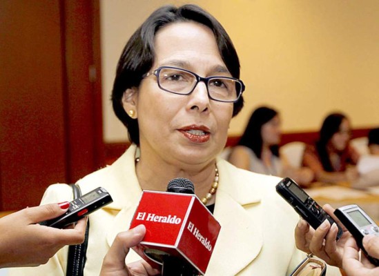 Elsa Palou ironiza sobre traslado de servicios del Hospital Escuela a la Fundación María