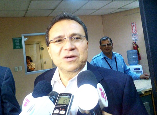 Suspenden audiencia contra exfuncionarios por 'Cuarta urna'