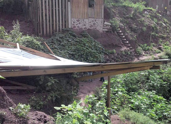 Capital de Honduras en alerta por desbordamiento de río Choluteca