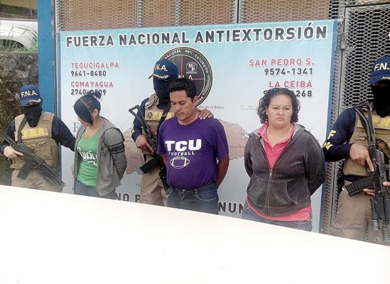 Caen sospechosos de extorsión en Cerro Grande