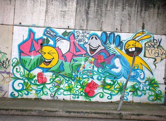 Hondureños a favor y en contra de grafitis