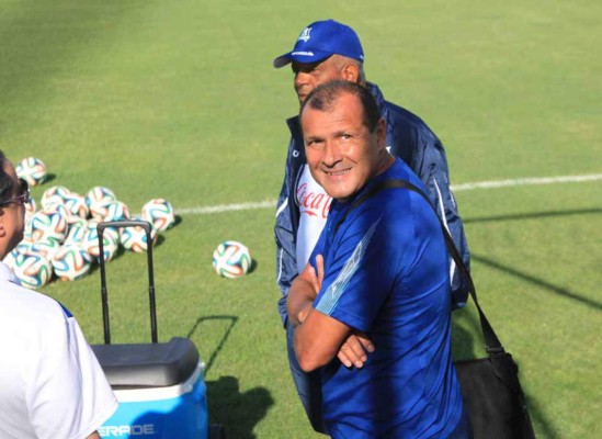 Wilmer Cruz deja claro que no es asistente de Pinto