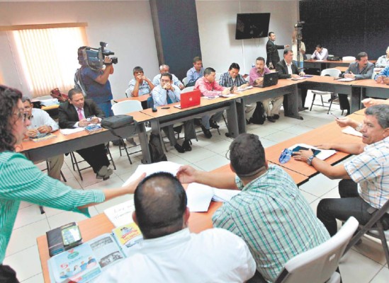 Honduras: A contrarreloj, transportistas y gobierno pulen la nueva ley