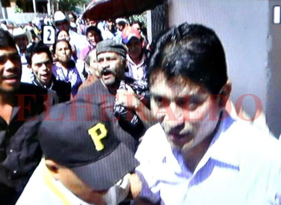 Honduras: Pobladores intentan linchar alcalde de Intibucá