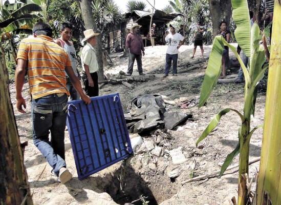 Mata a esposo y lo entierra en el patio de su casa