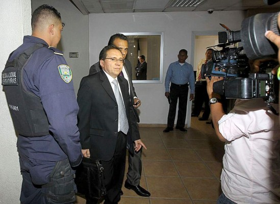 Suspenden audiencia contra Flores Lanza