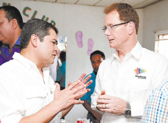 James Nealon promociona imagen gráfica de Honduras