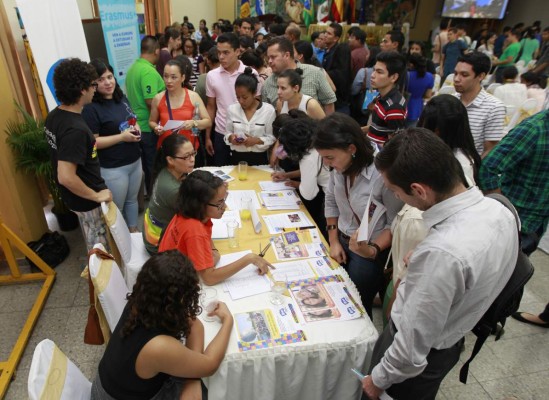 ¡Aplique a las ofertas de becas estudiantiles!