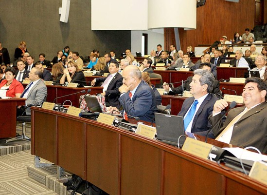 Escuelas públicas serán usadas para educación a distancia