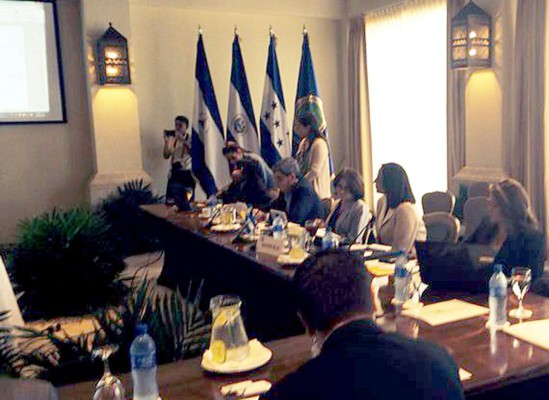 Reunión tripartita para impulsar desarrollo en el Golfo de Fonseca